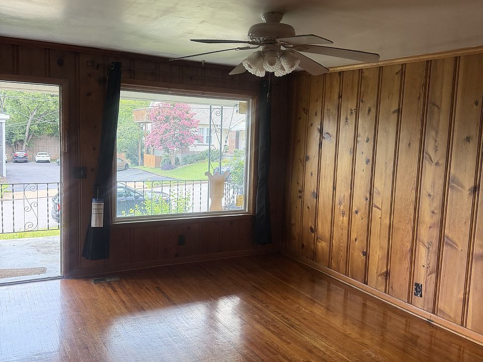 2nd image of 1706 Gale Ln
