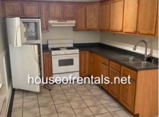 304 E College St #1/2, Carbondale, IL 62901