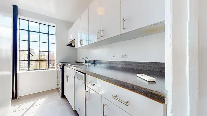 Rented by Bond New York | media 28