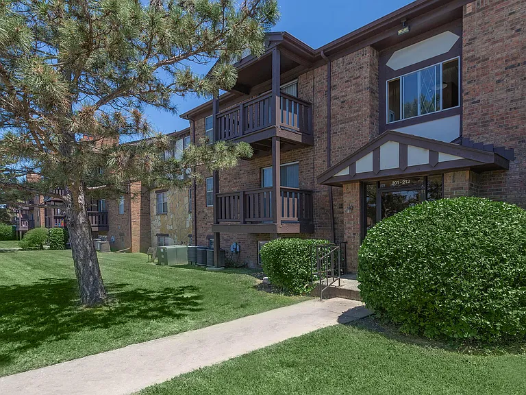 Brickstone at Woodlawn — Photo 27