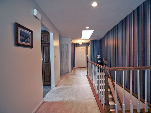 2nd image of 1315 Somerset Ct
