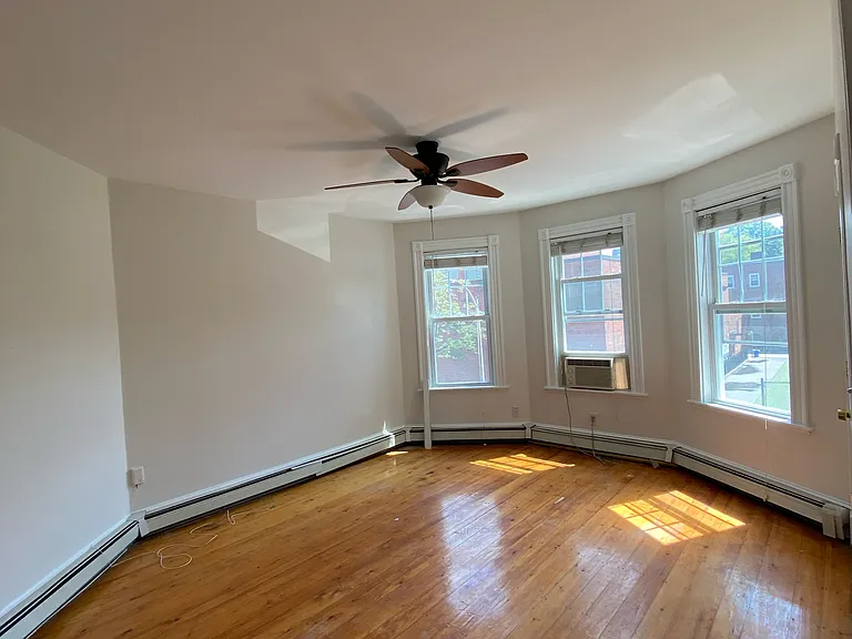 750 E 3rd St #2 — Photo 2