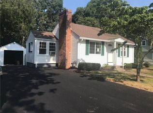 33 Euclid Ave, Warwick, RI 02889