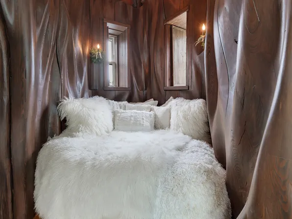 34 Gramercy Park East image 9 of 19