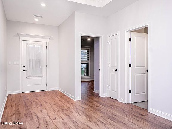 3rd image of 2821 Alder Wood Ln