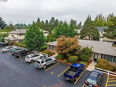 2 bed, 1.5 bath, 900 sqft, $1,725 — Photo 3