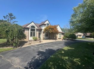 7144 Hunters Ridge Ct, Saline, MI 48176