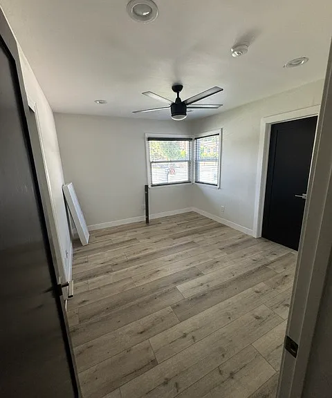 20650 Chatsworth St — Photo 6