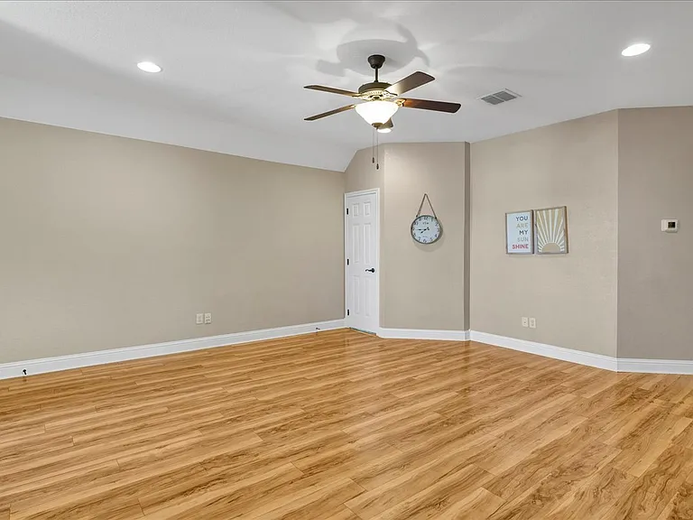 3300 Fountain Way — Photo 43