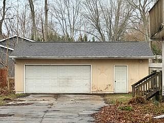3rd image of 1921 E Coolspring Ave