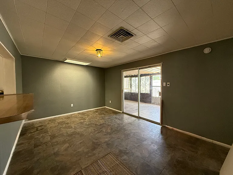 1325 San Clemente Ave NW — Photo 13