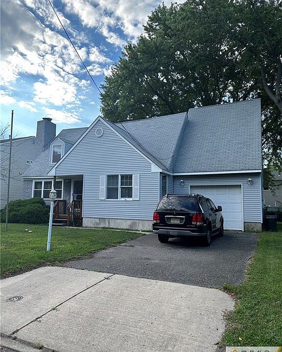 2nd image of 3131 Powhatan Ave