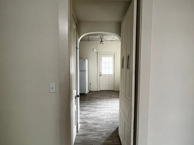 212 E Main St - DNTF — Photo 10