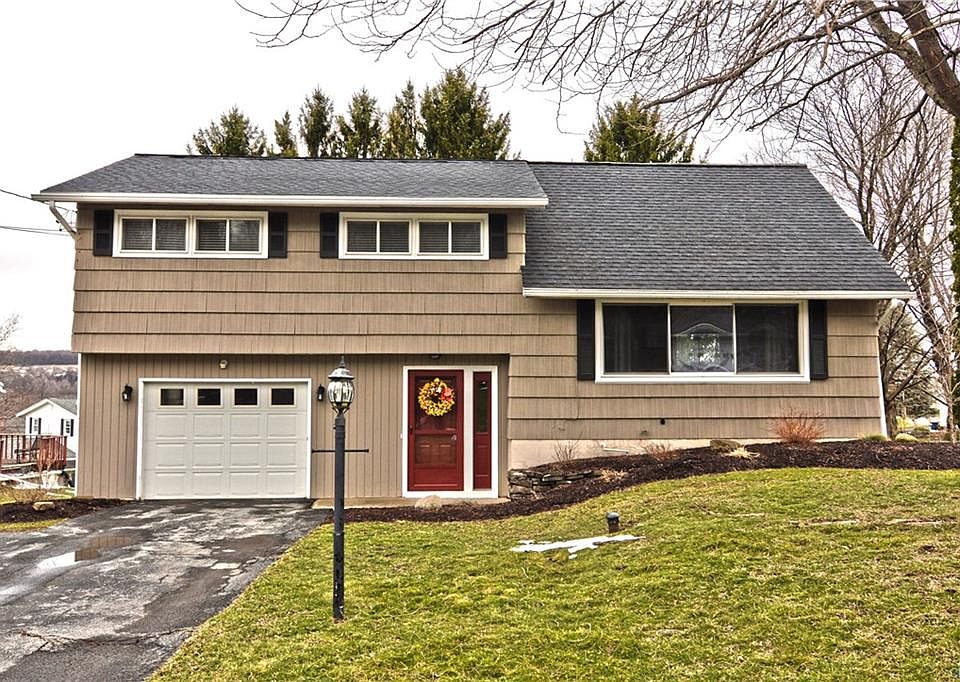 1st image of 132 Charles Dr