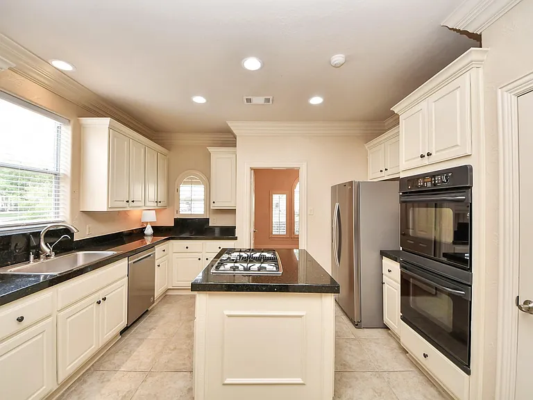 14207 Jade Cove Dr — Photo 23