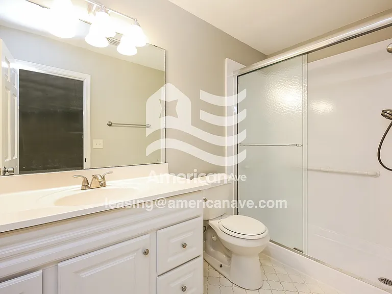 6416_010_main_bathroom_13889264.jpg