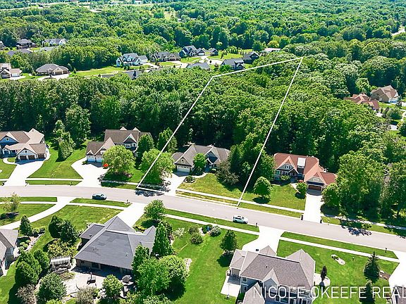 3rd image of 566 Stonehenge Dr SW
