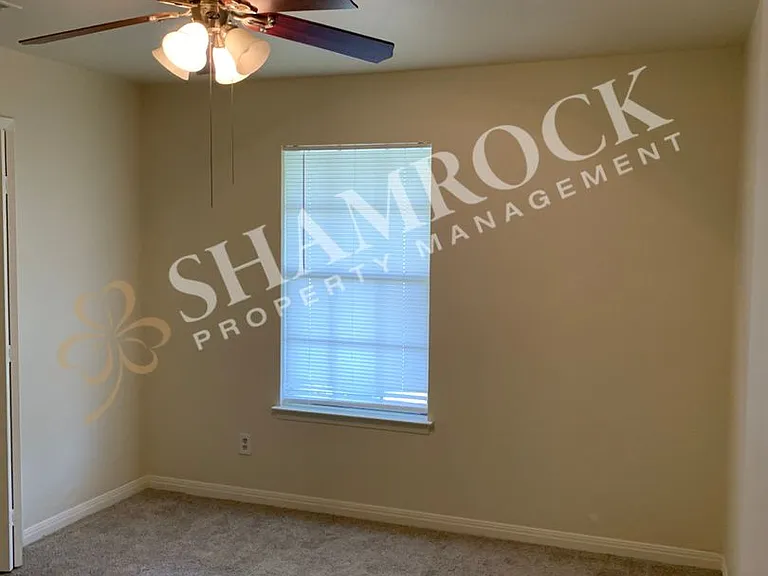 317 Texas Ave — Photo 6