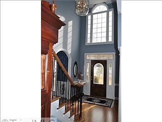 2nd image of 5 Stonecreek Ct