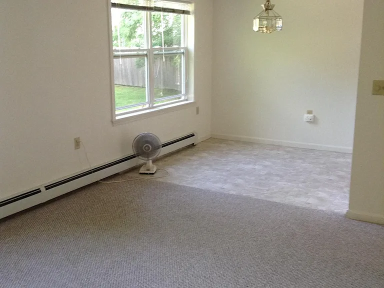 Knollwood Apartments — Photo 7