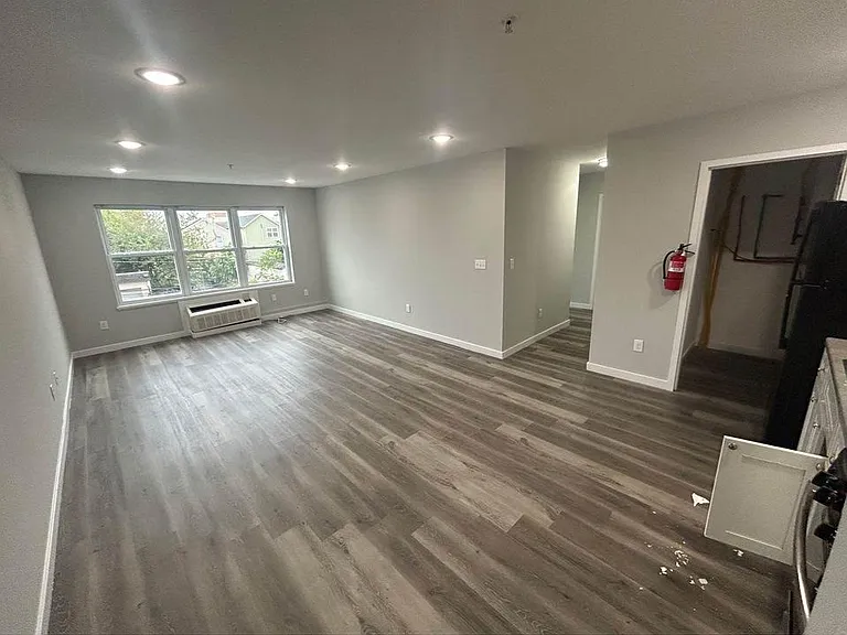 169 16th Ave #301 — Photo 5