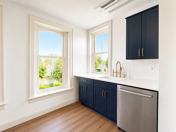 5th image of 319 Connecticut St #6