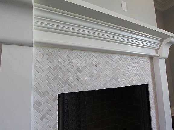 5th image of 127 Beauchamp Ln