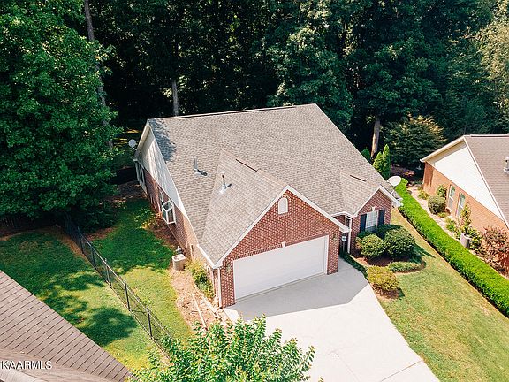 3rd image of 10229 Poppy Ln