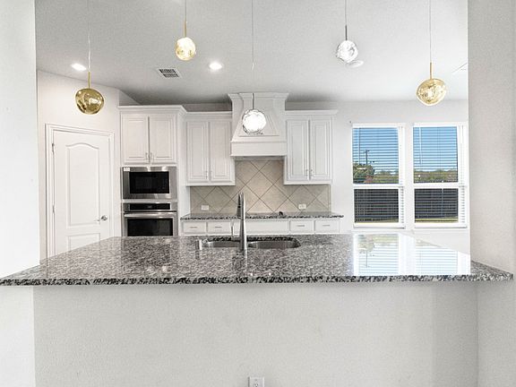 3rd image of 4003 Three Forks Rd