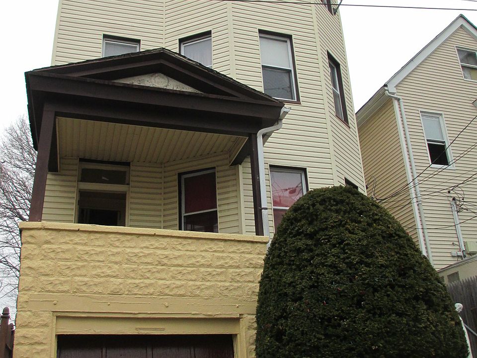 1st image of 85 Ash St