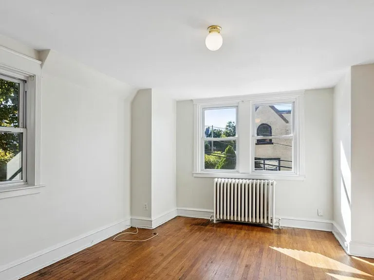 450 Glendale Rd — Photo 9