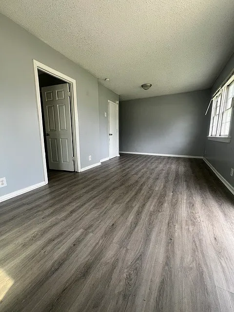 3100 Azalea Drive - B — Photo 3