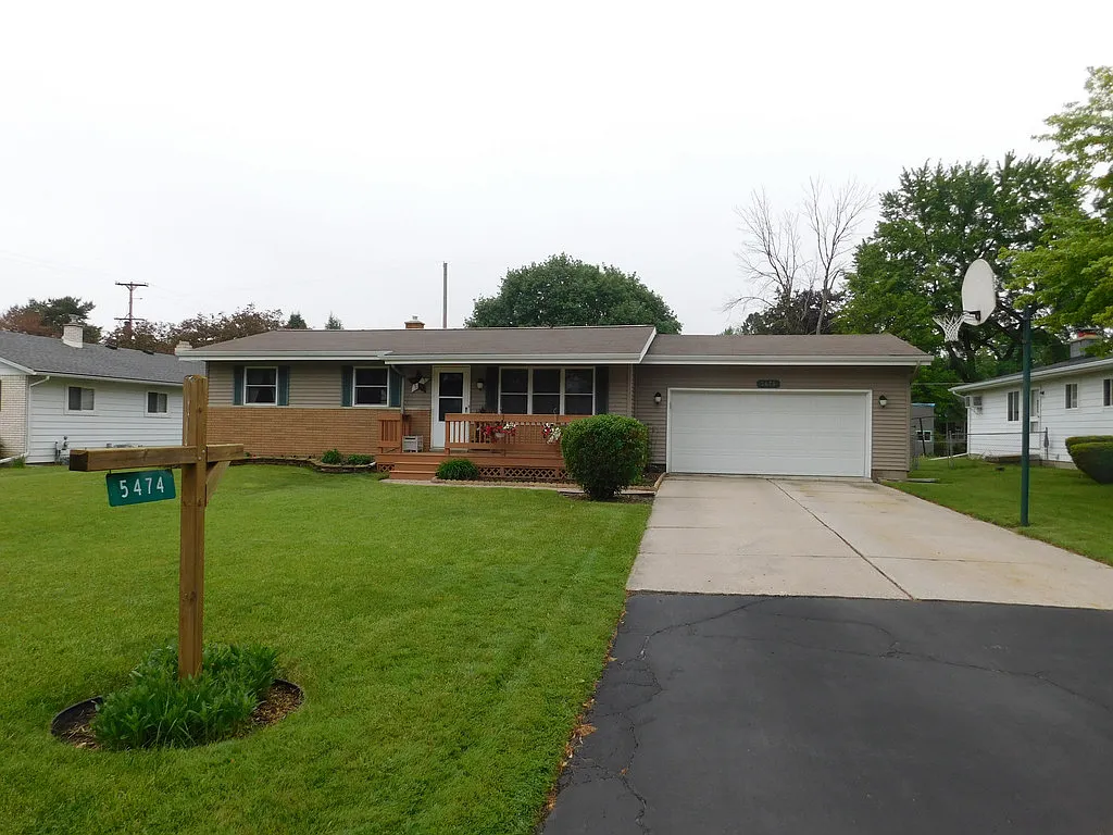 5474 Katherine Ct photo 1