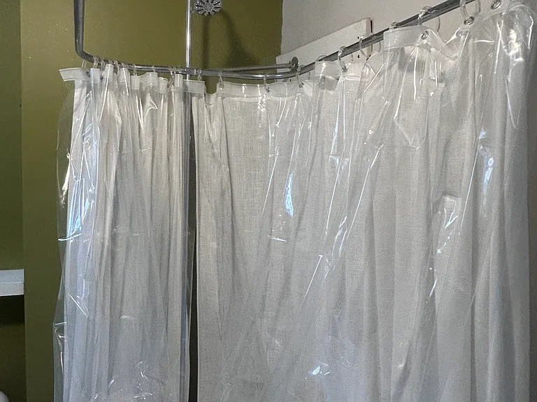 Adjustable shower head