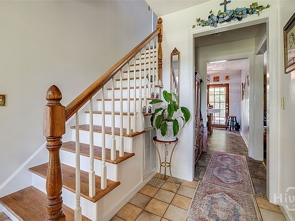 4th image of 168 Satinwood Road