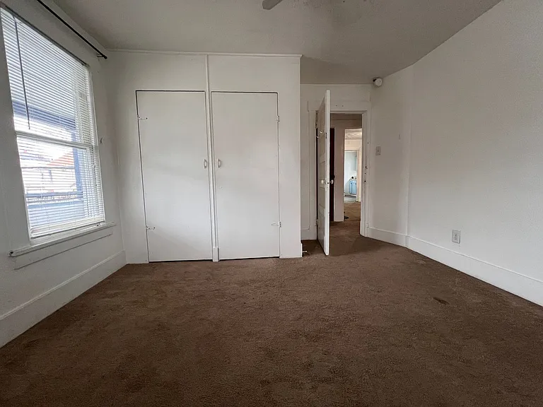 Duplex 391 Overdale Street — Photo 7