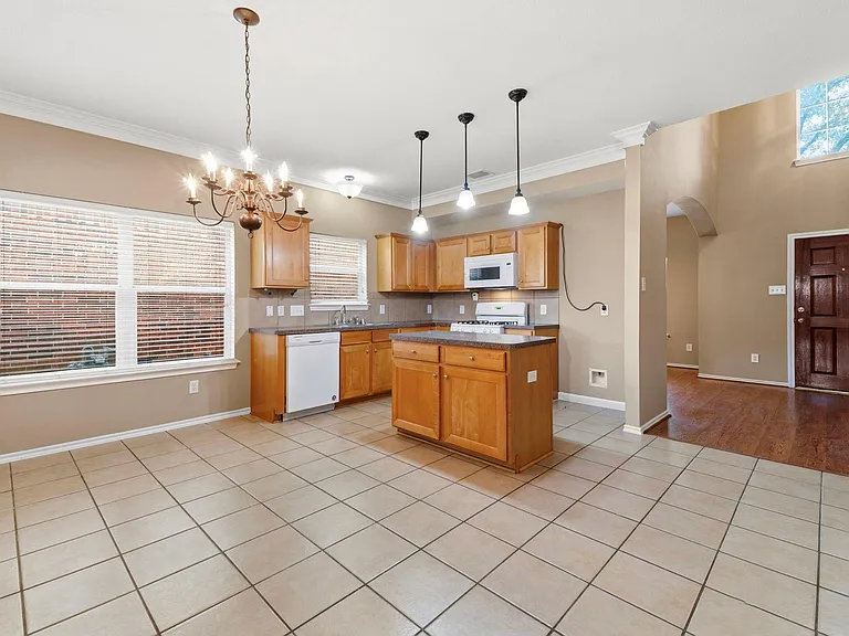 11822 Green Willow Falls Dr — Photo 4