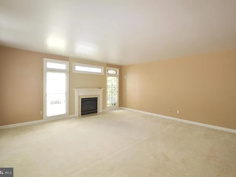 43706 Mink Meadows St — Photo 11