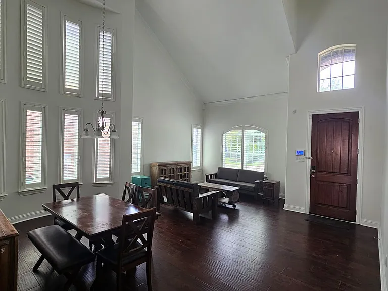 3613 Glenhome Dr — Photo 2