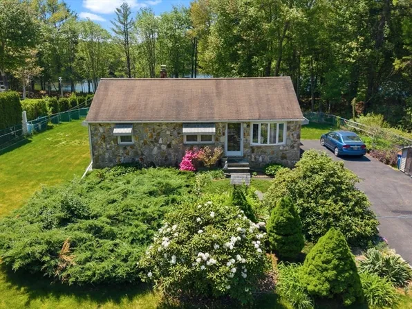 1638 Braley Rd, New Bedford, MA 02745