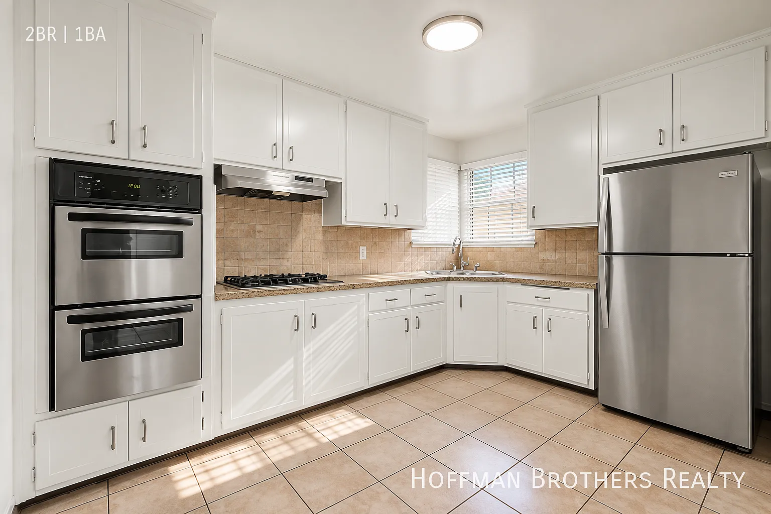 642 W 74th St Los Angeles, CA 90044 — Photo 2