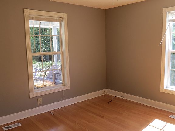 3rd image of 104 Hayes St
