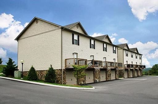 5th image of 1074 Stonecrest Ct