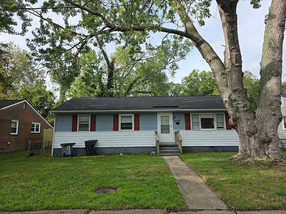 1st image of 9 Ambrose Ln