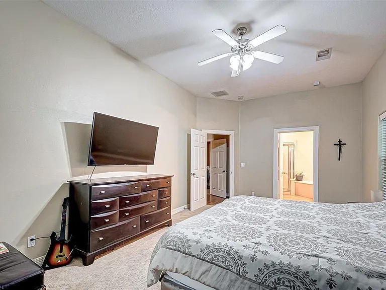 110 Monterrey Rd W — Photo 6
