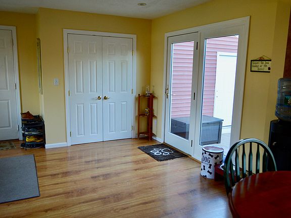 Drop zone with closet