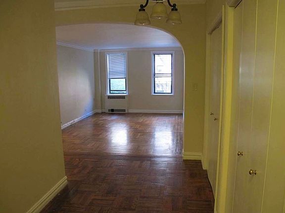5th image of 4107 42nd St APT 2