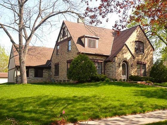 2nd image of 308 Windsor Dr
