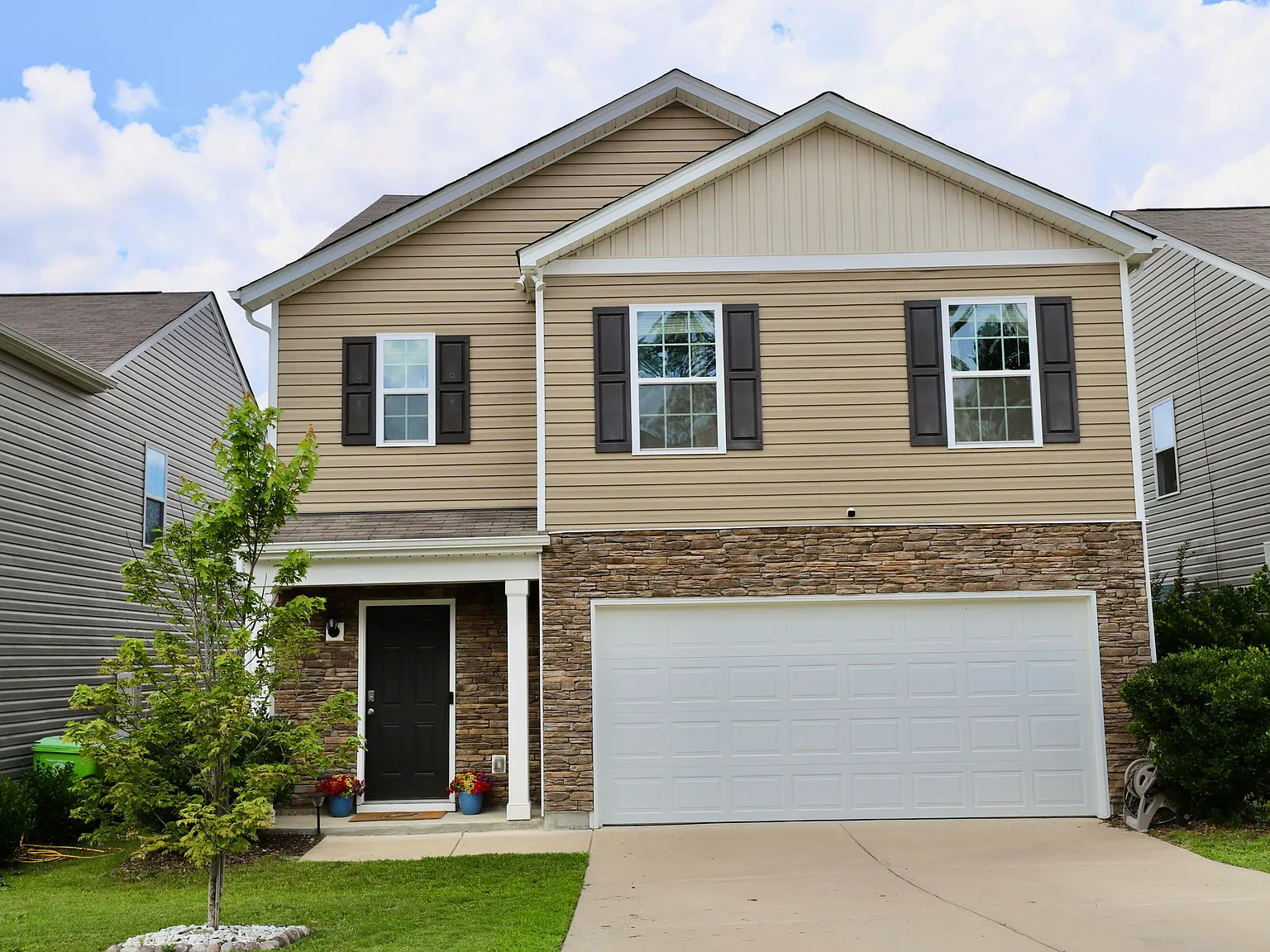 5 bed, 3.0 bath, 2368 sqft, $2,250 — Photo 4