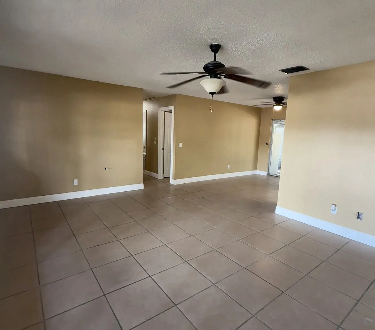 3 bed, 1100 sqft, $2,300 — Photo 3